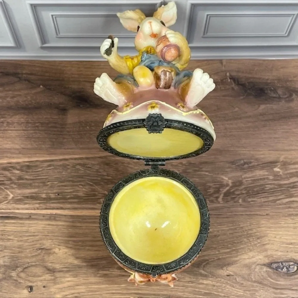 Vintage Easter Bunny Egg Hinged Trinket Box Figurine Hand Painted Decorative